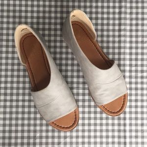 Grey Lotus Sandal Size 7